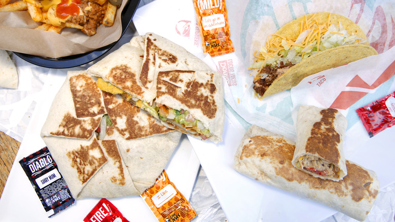 Taco Bell menu items with sauces