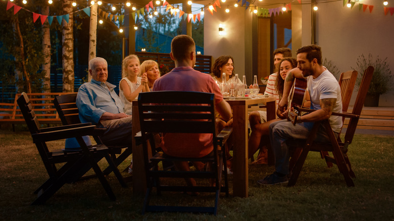 group eating dinner outside