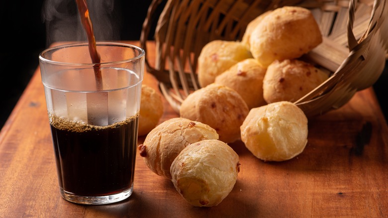 pão de queijo breakfast