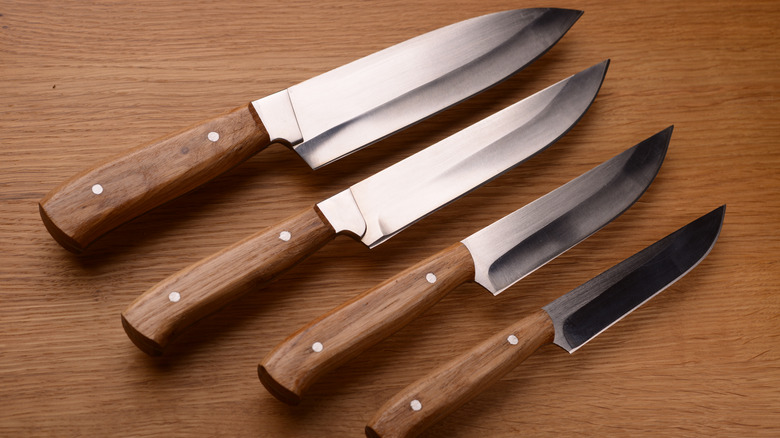 https://www.tastingtable.com/img/gallery/what-makes-carbon-steel-and-stainless-steel-knives-different/intro-1667315351.jpg