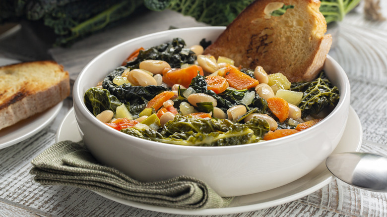 Ribollita soup and bread