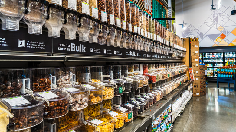 Bulk display of grains and fruit