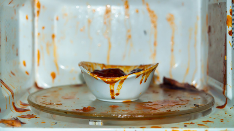 https://www.tastingtable.com/img/gallery/what-makes-food-erupt-in-your-microwave/intro-1660917358.jpg