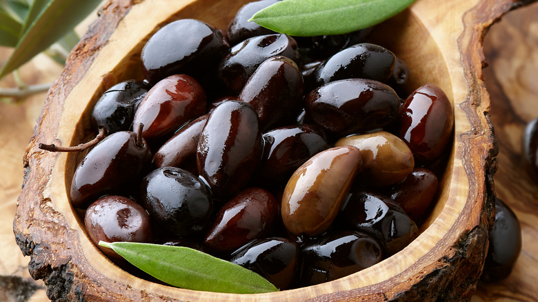 Kalamata's in wooden bowl