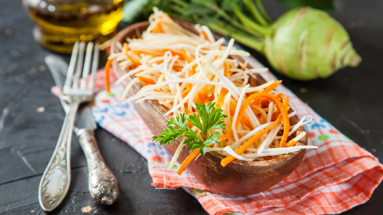 Grated raw kohlrabi salad