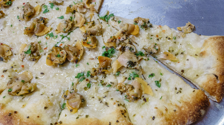 white clam pizza