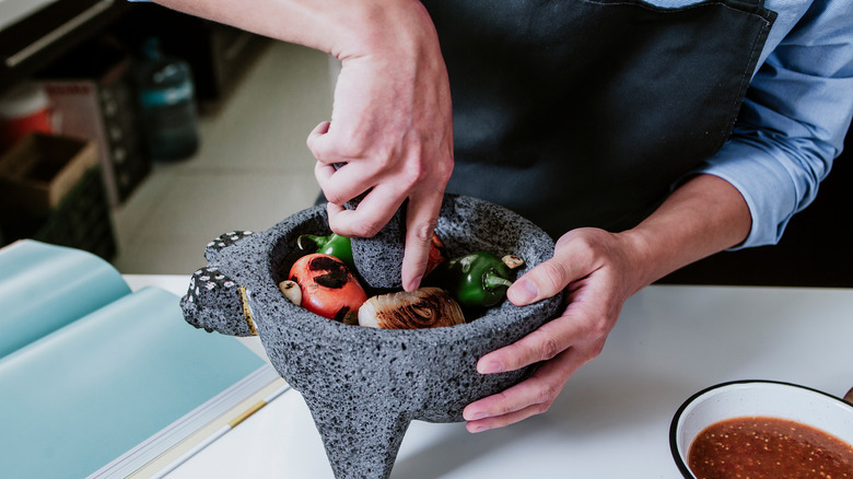 cooking in molcajete