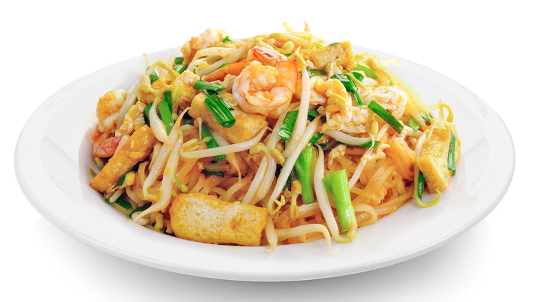 pad thai noodles