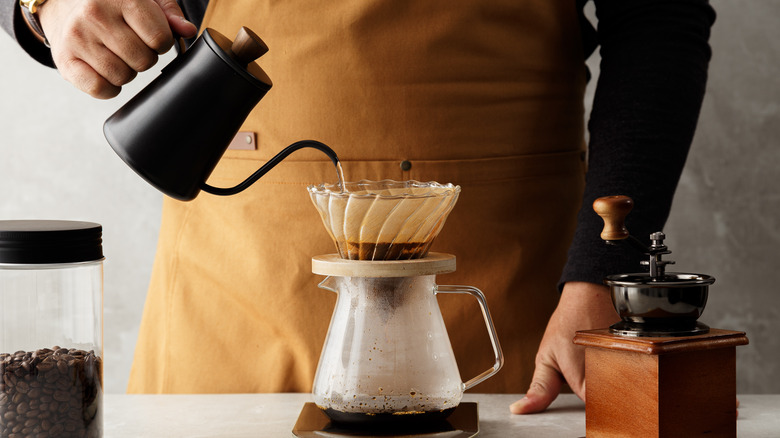 barista preparing pour over