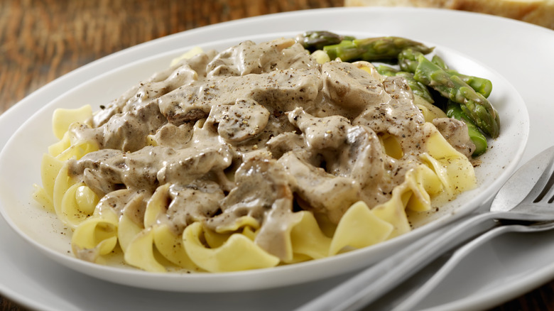 Beef stroganoff with pasta