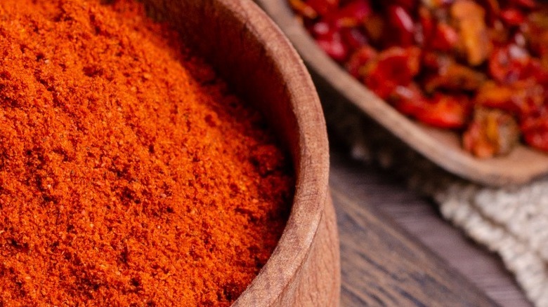 Dried chili powder