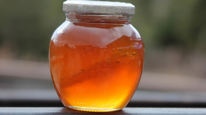 Glass jar of tupelo honey