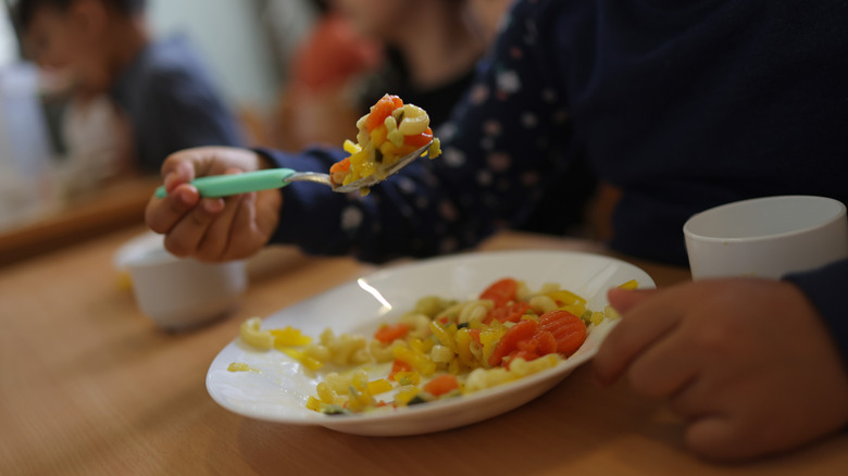 Children eating lunch in Germany