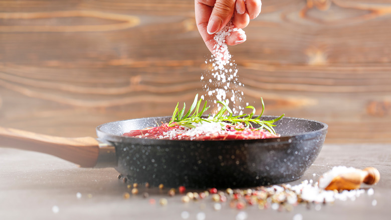 Salting a steak