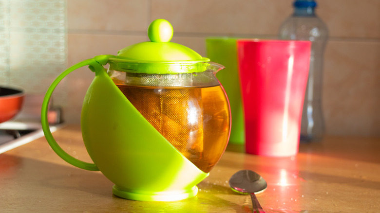 Iced tea steeping in kettle