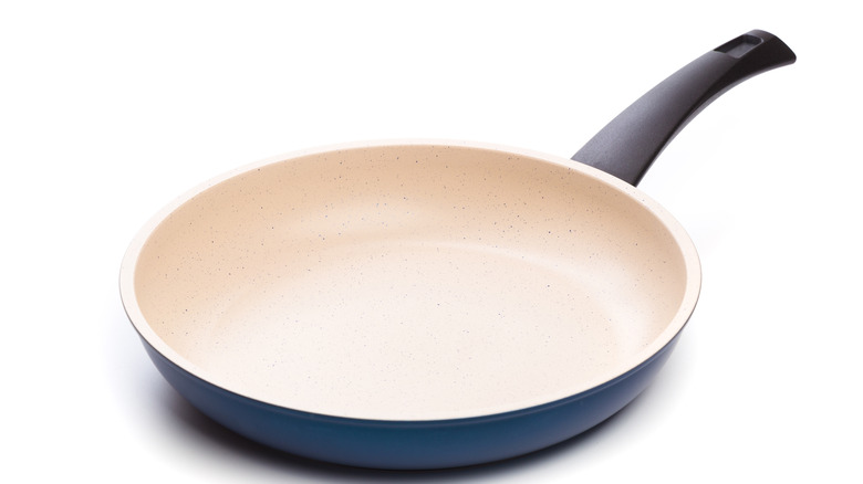 Ceramic coated frying pan