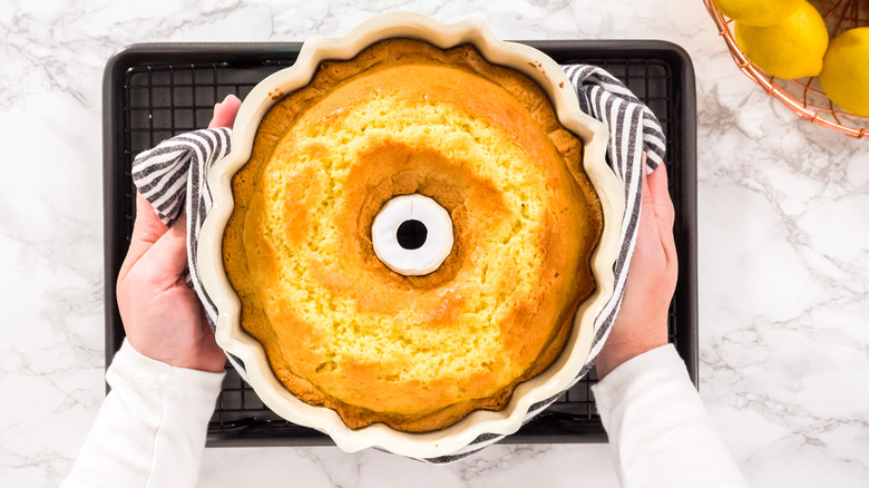 https://www.tastingtable.com/img/gallery/what-to-do-if-your-cake-wont-come-out-of-the-bundt-pan/intro-1663777570.jpg