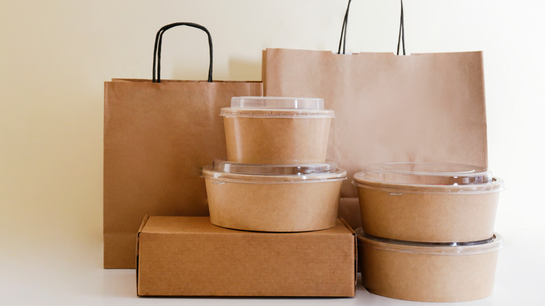 Takeout food containers
