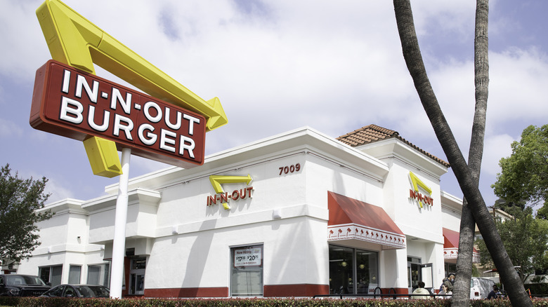 In-N-Out burger building