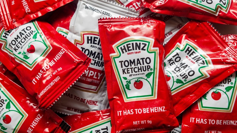 A pile of ketchup packets