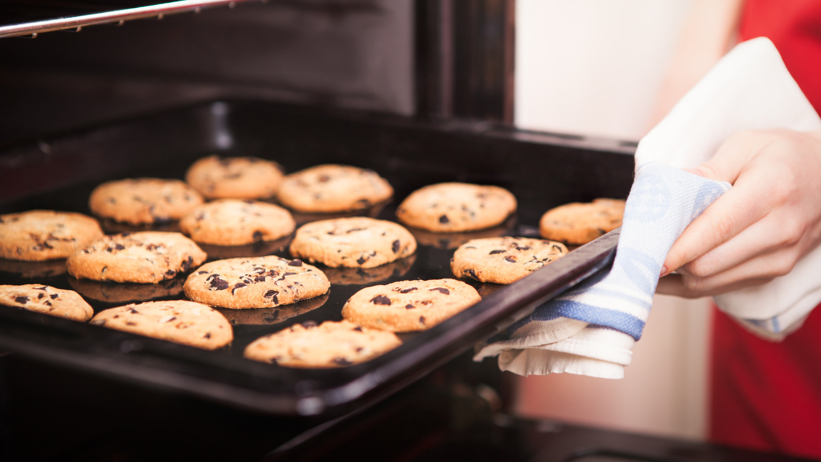 How to Choose the Best Cookie Sheet