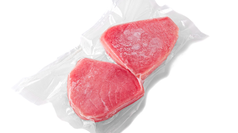 tuna steak vacuum sealed