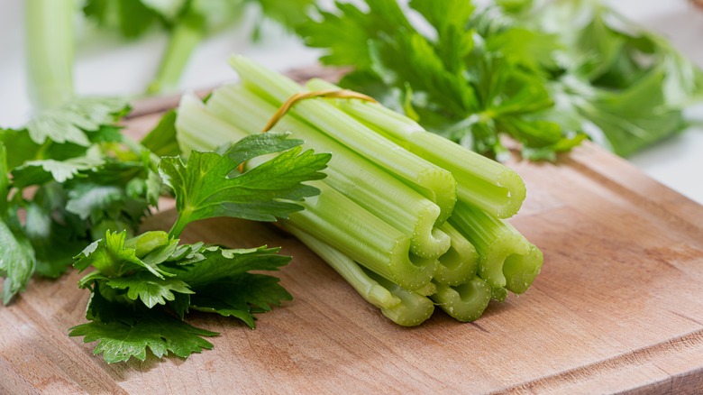 de-stemmed celery