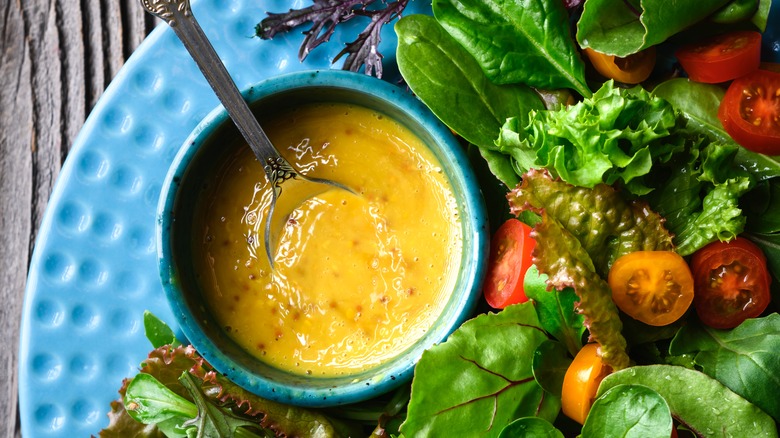 Honey mustard dressing with salad