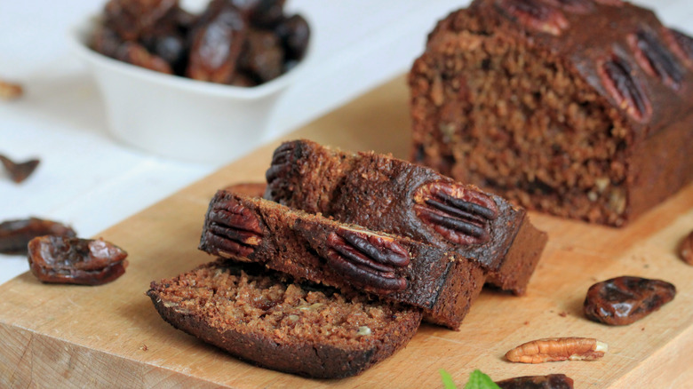 Date and nut cake