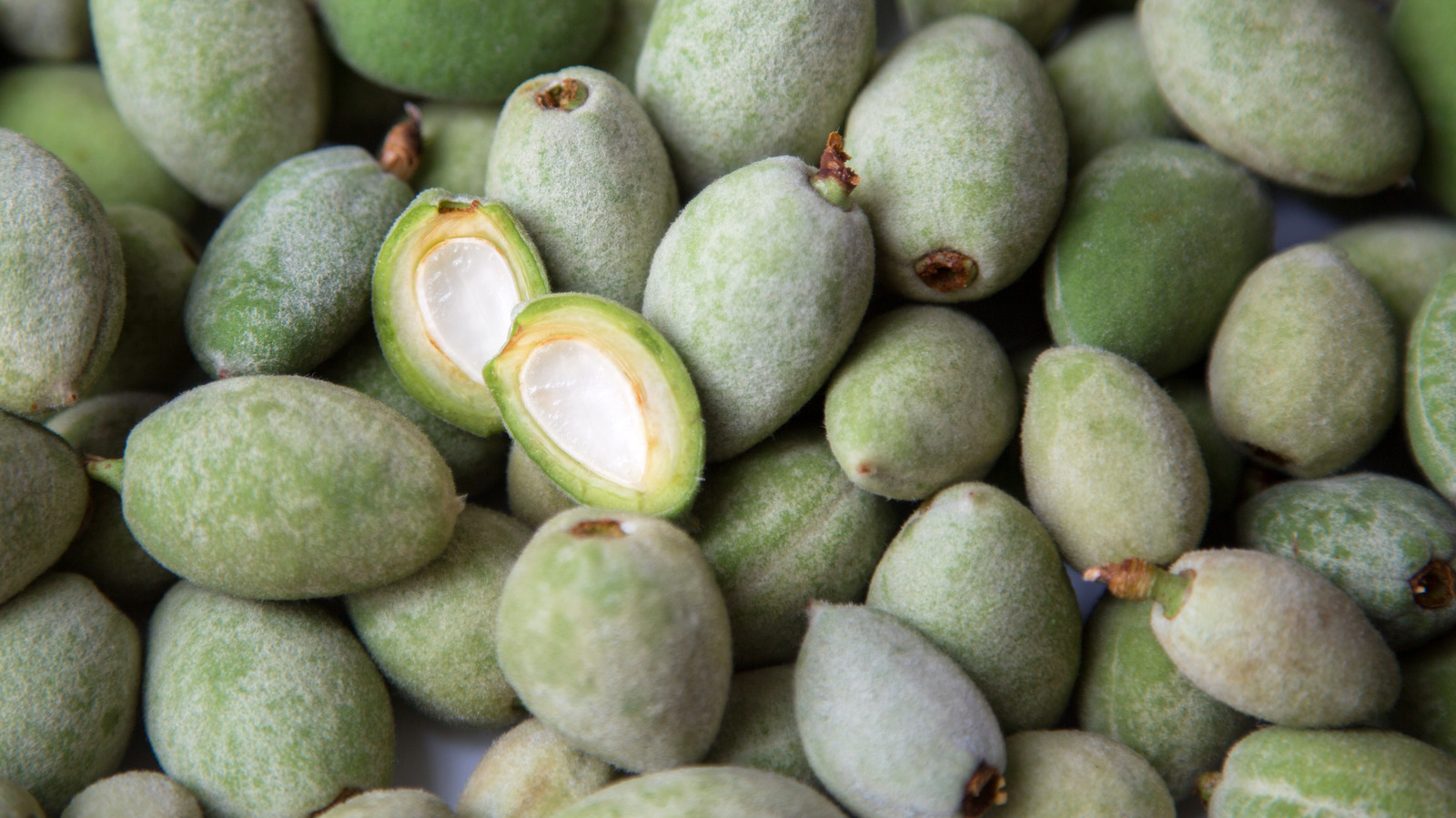 When Are Green Almonds In Season And What Are They Best Used For 0189