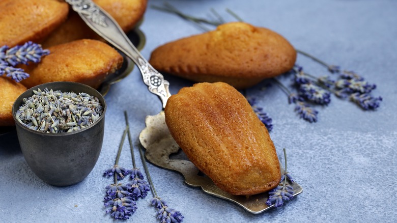 Madeleine cookies with lavender