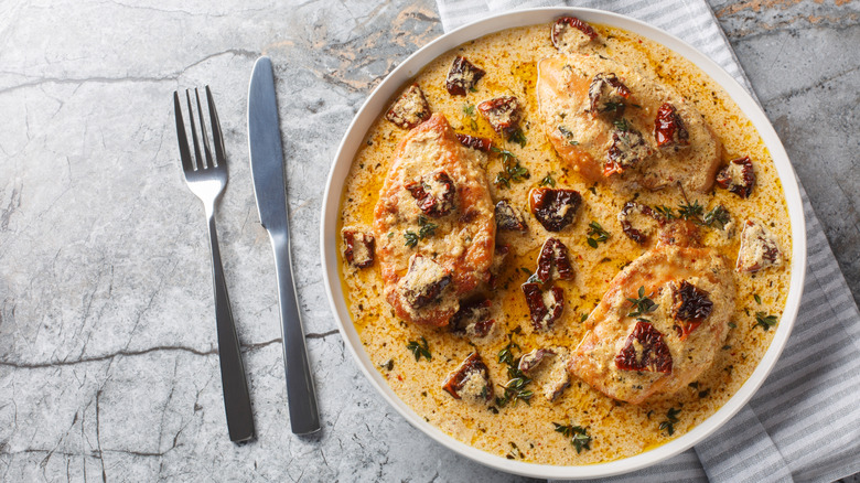 Chicken baked in cream sauce