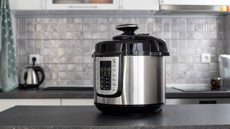 https://www.tastingtable.com/img/gallery/when-to-use-the-quick-release-on-your-instant-pot/intro-1691080293.jpg