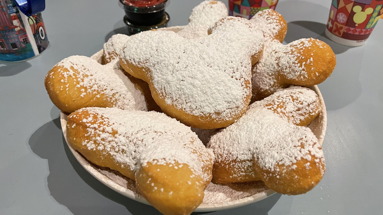 Scat Cat's Club Cafe beignets on a plate