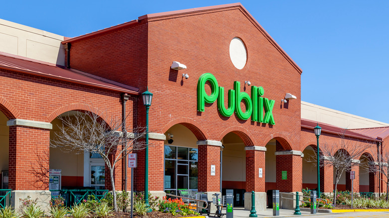 Publix store