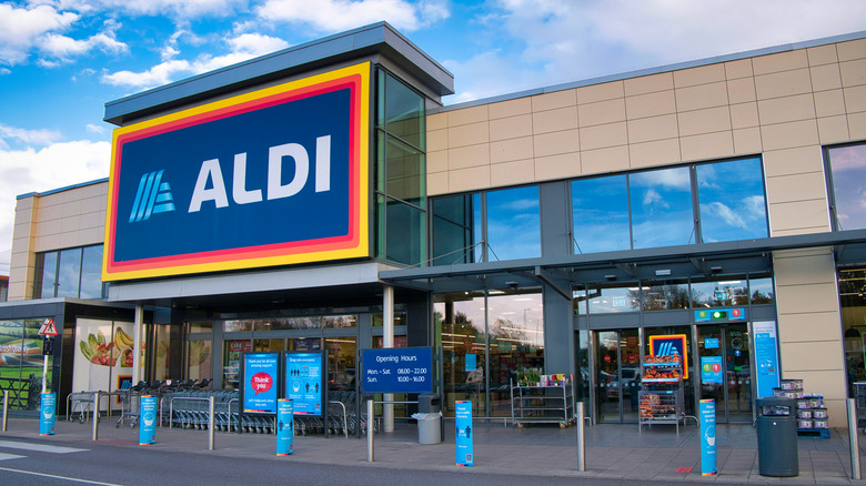 Aldi exterior