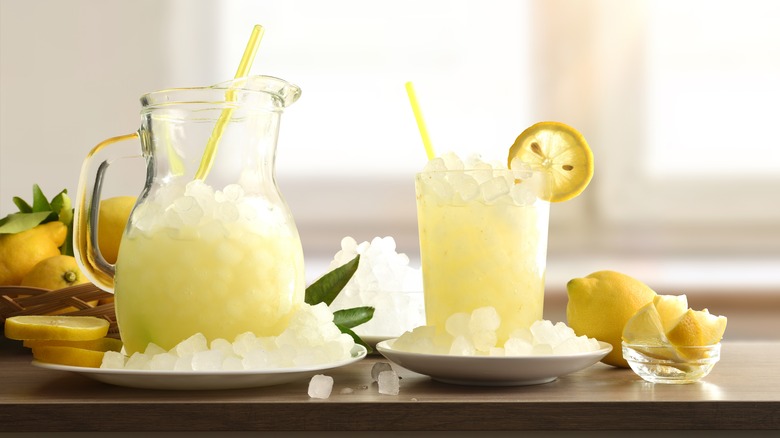 lemonade ingredients with ice