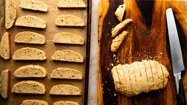 Cookie slices on baking sheet