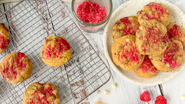 white chocolate raspberry cookies cooling