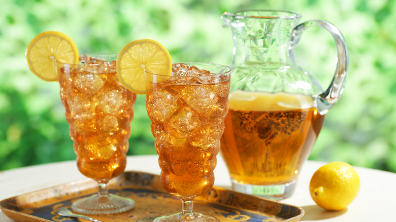 Glasses of iced tea