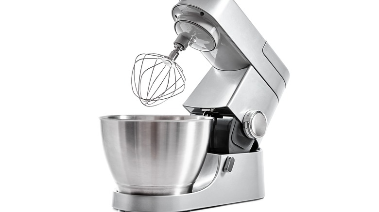 hinged stand mixer