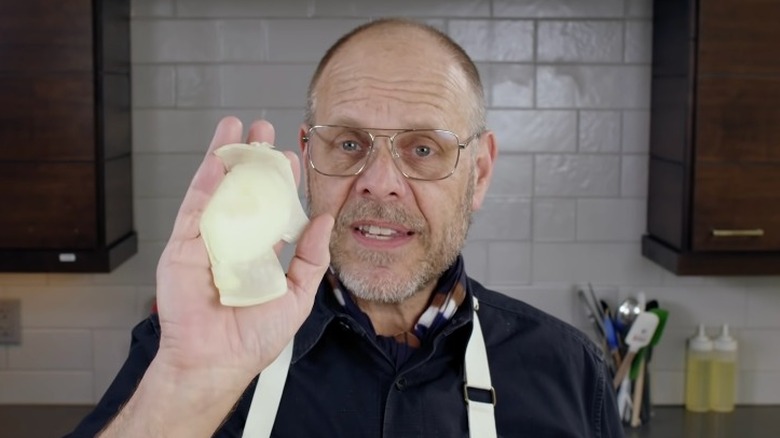 Alton Brown cooking on "Pantry Raid" series