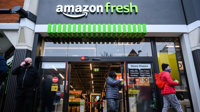 An Amazon Fresh grocery storefront 