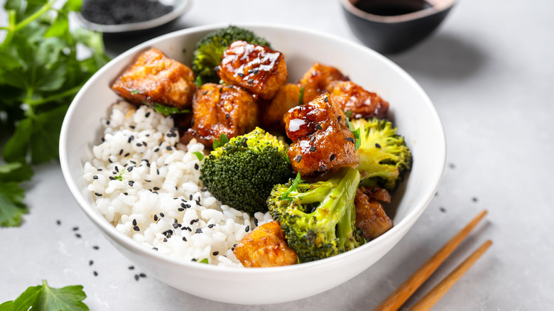 tofu stir fry and broccoli