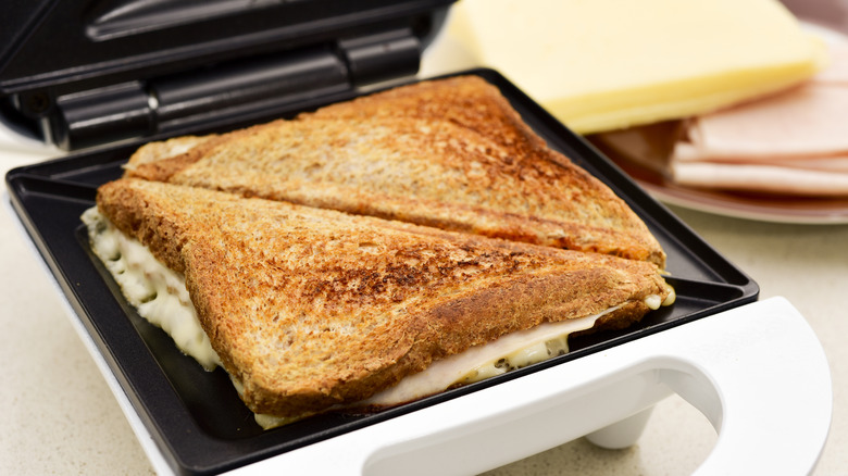 grilled cheese sandwiches in jaffle machine