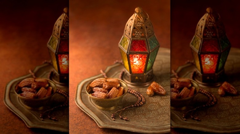 Dates with a Ramadan lamp