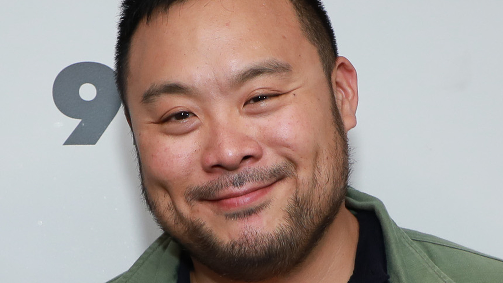 https://www.tastingtable.com/img/gallery/why-david-chang-is-a-huge-fan-of-microwave-cooking/l-intro-1686691282.jpg