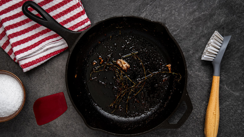 a dirty cast iron skillet