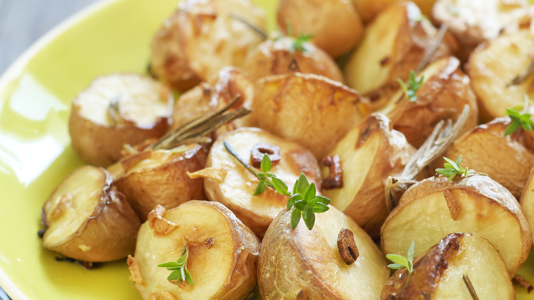 garlic roasted potatoes 