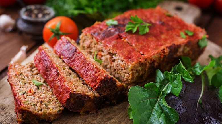 Meatloaf slices with vegetables